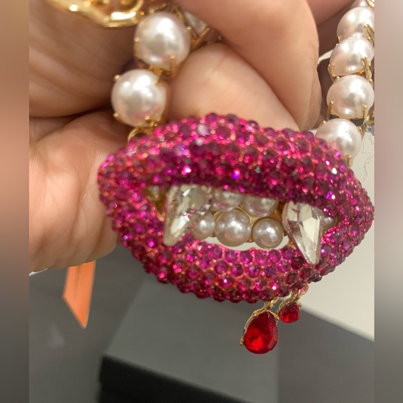 BETSEY JOHNSON Vampire 🧛‍♀️ Necklace New 🆕 - Picture 4 of 7